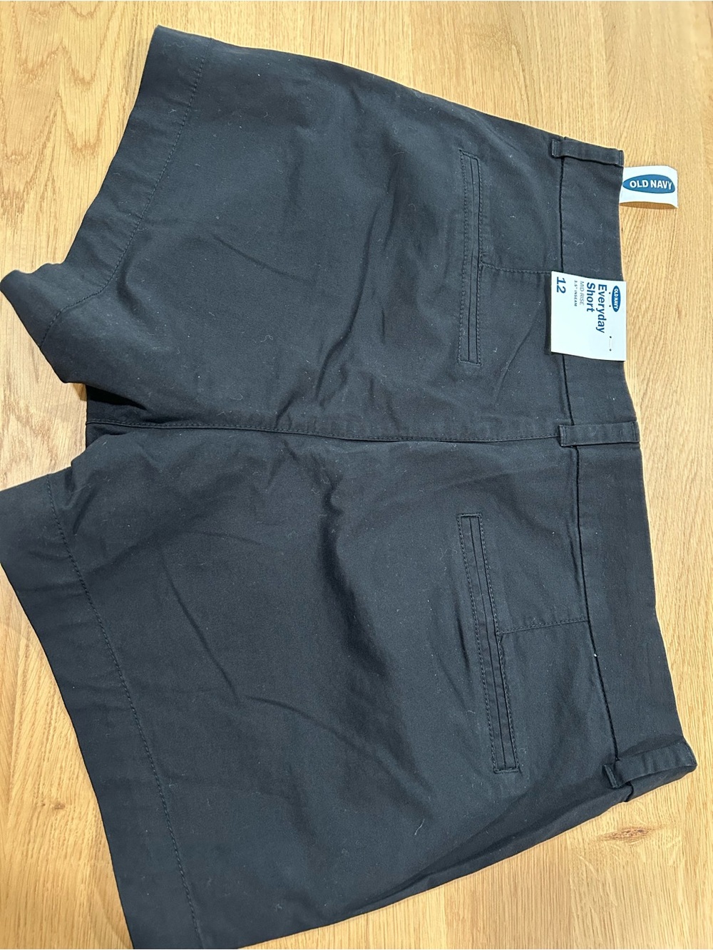 Old Navy Black Everyday Mid-Rise Shorts Size 12 - Picture 3 of 6